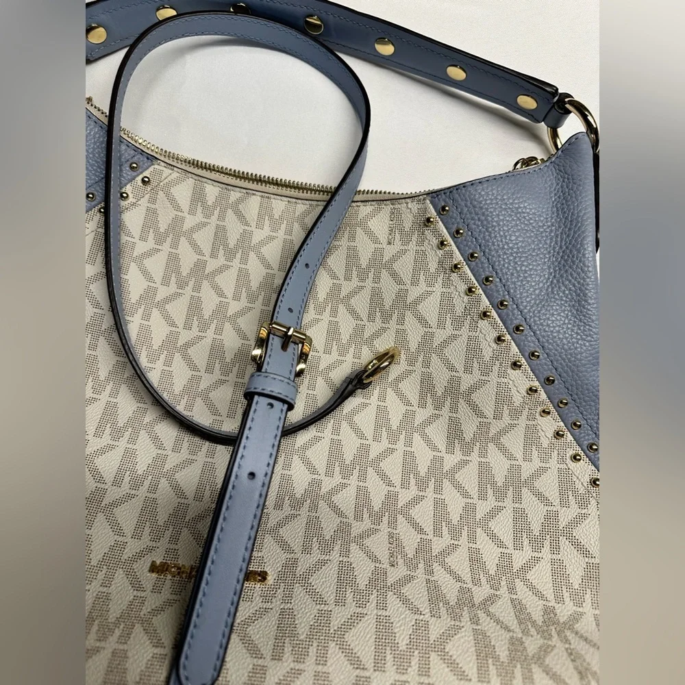 Michael Kors Blue and Cream Women's Bag